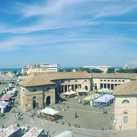 Al Foro Annonario سينِغاليا