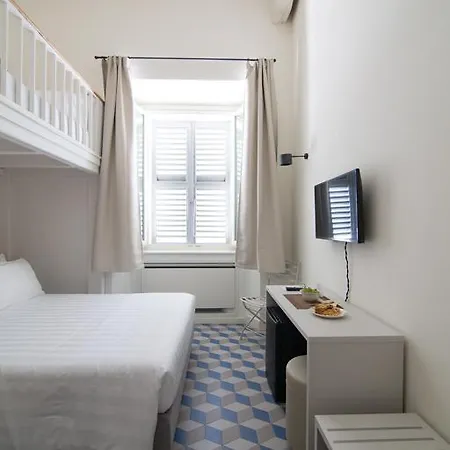 Alojamento de Acomodação e Pequeno-almoço Al Foro Annonario 4*